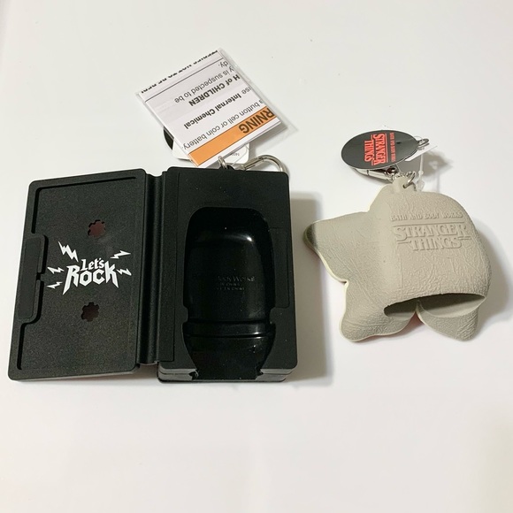 Stranger Things NEW Demogorgon Eddie’s Cassette Pocketbac Holders BBW - Picture 3 of 4